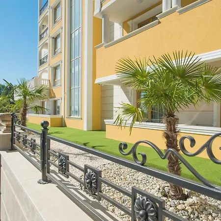 Marina Sands Beach Szálloda 4*