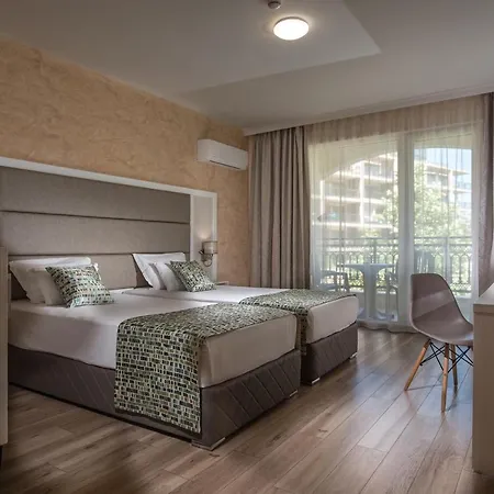 Marina Sands Beach Szálloda 4*